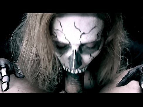 ❤️ Demoniczna dziewczyna ssąca kutasa swoimi czarnymi ustami i połykająca spermę. Beautiful porn at porn pl.onetubes.top ☑